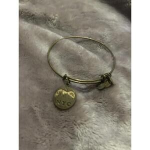 Alex And Ani Bracelet NYC Charm Dangle 2015 Brass Gold Tone New York Casual